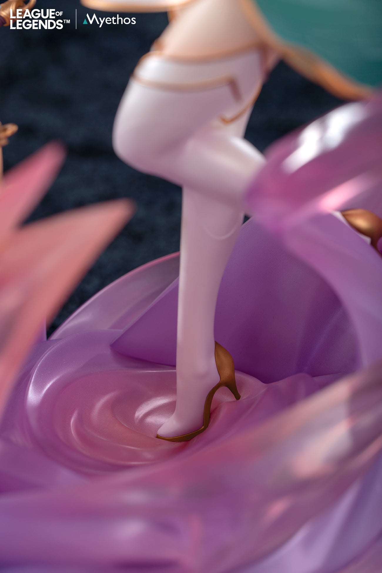 (Pre-Order) "League of Legends" Divine Sword Irelia - 1/7 Scale Figure