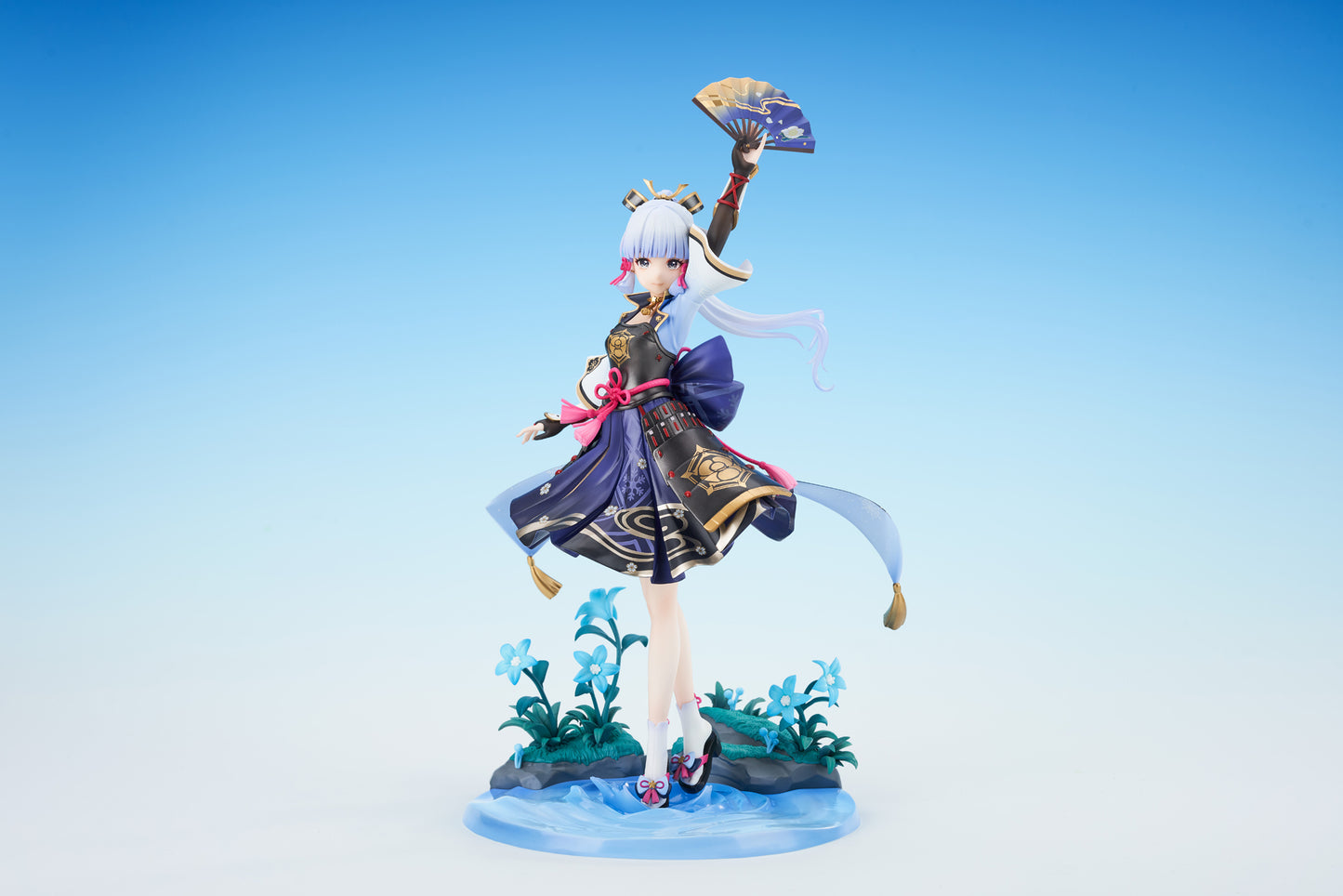 Genshin Impact Figure - Kamisato Ayaka - Shirasagi Hyouka Ver. - 1/7 Scale Figure