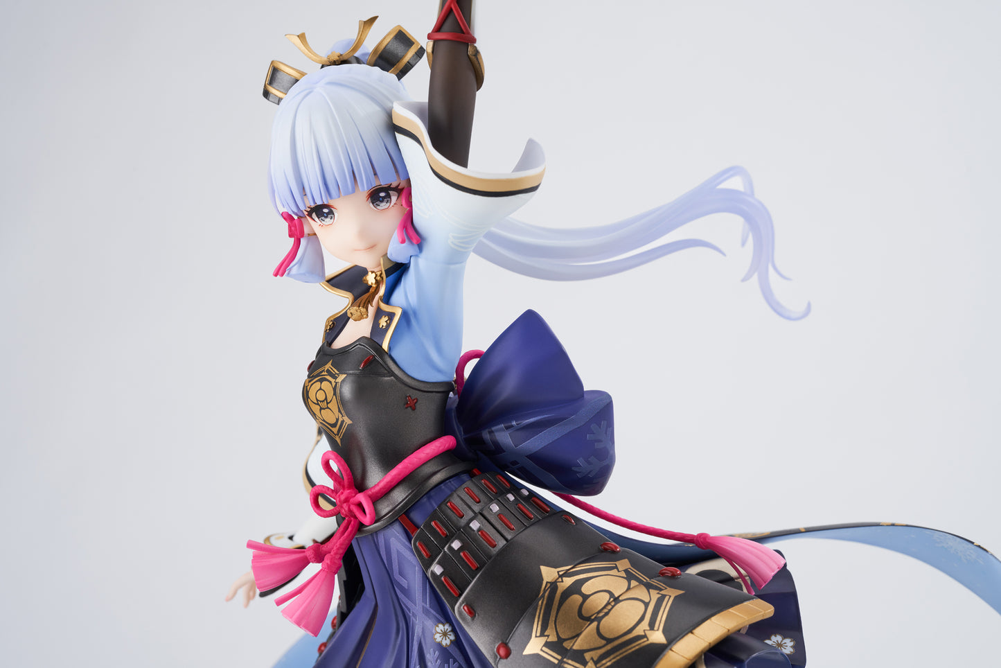 Genshin Impact Figure - Kamisato Ayaka - Shirasagi Hyouka Ver. - 1/7 Scale Figure