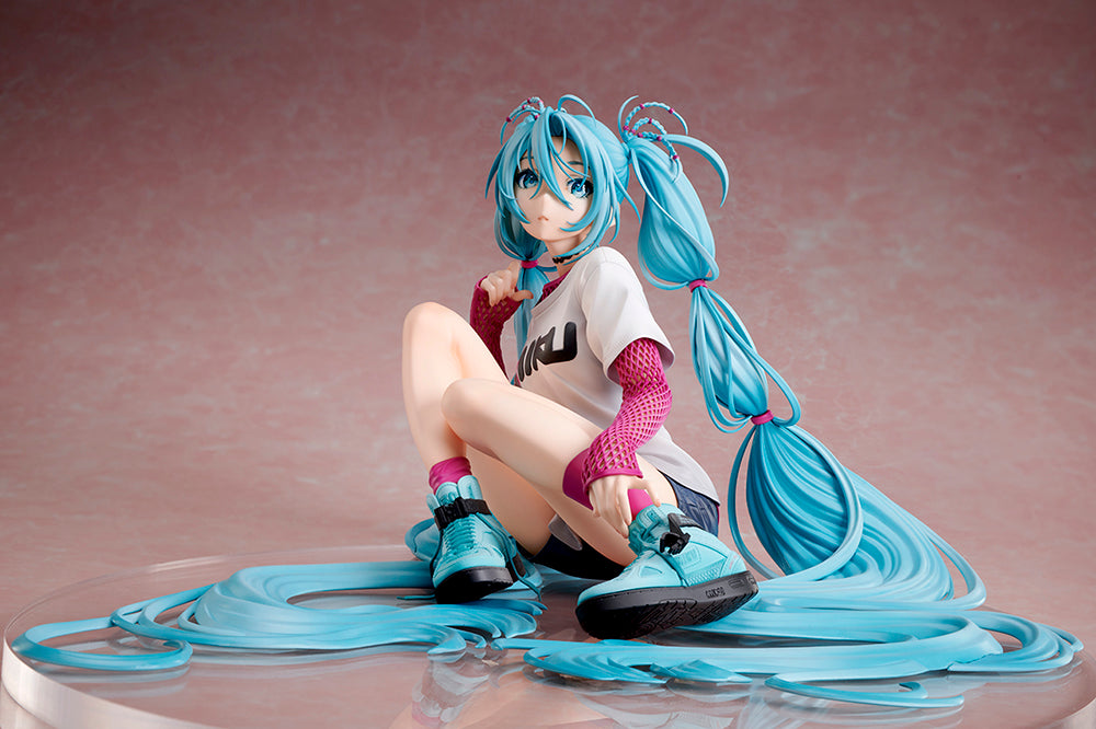 (Pre-Order) Hatsune Miku - 1/4 Scale Figure - The Latest Street Style "Cute"