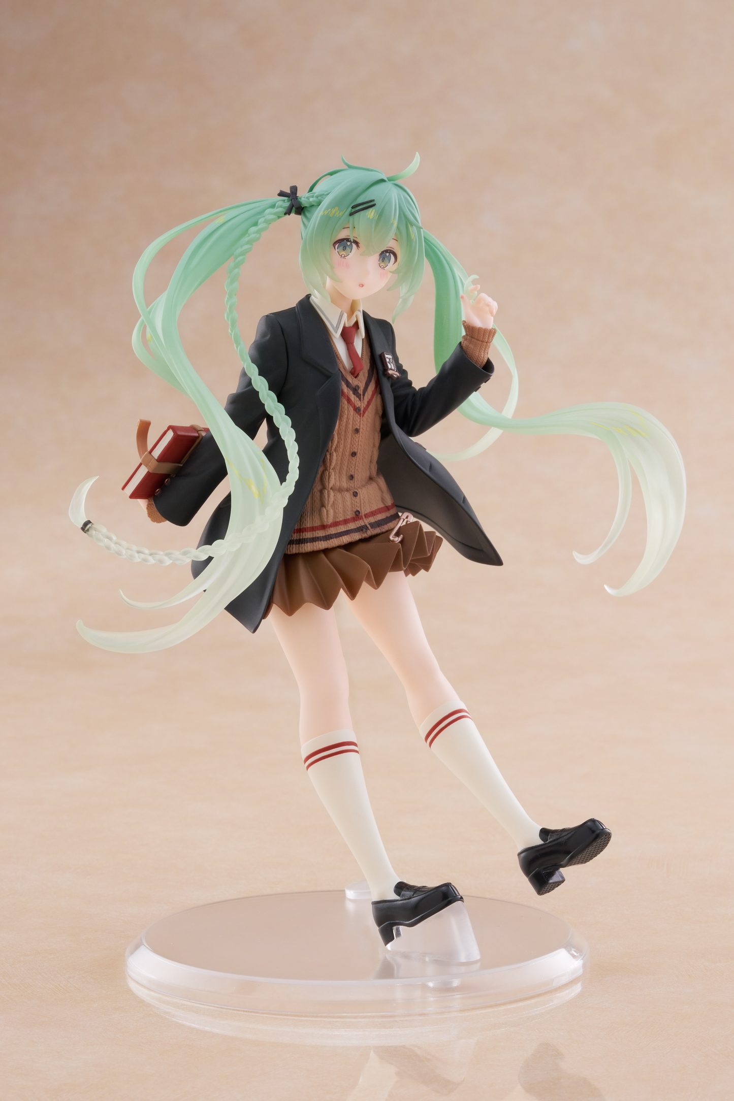 (Pre-Order) Hatsune Miku - Fashion Preppy Ver. Prize Figure