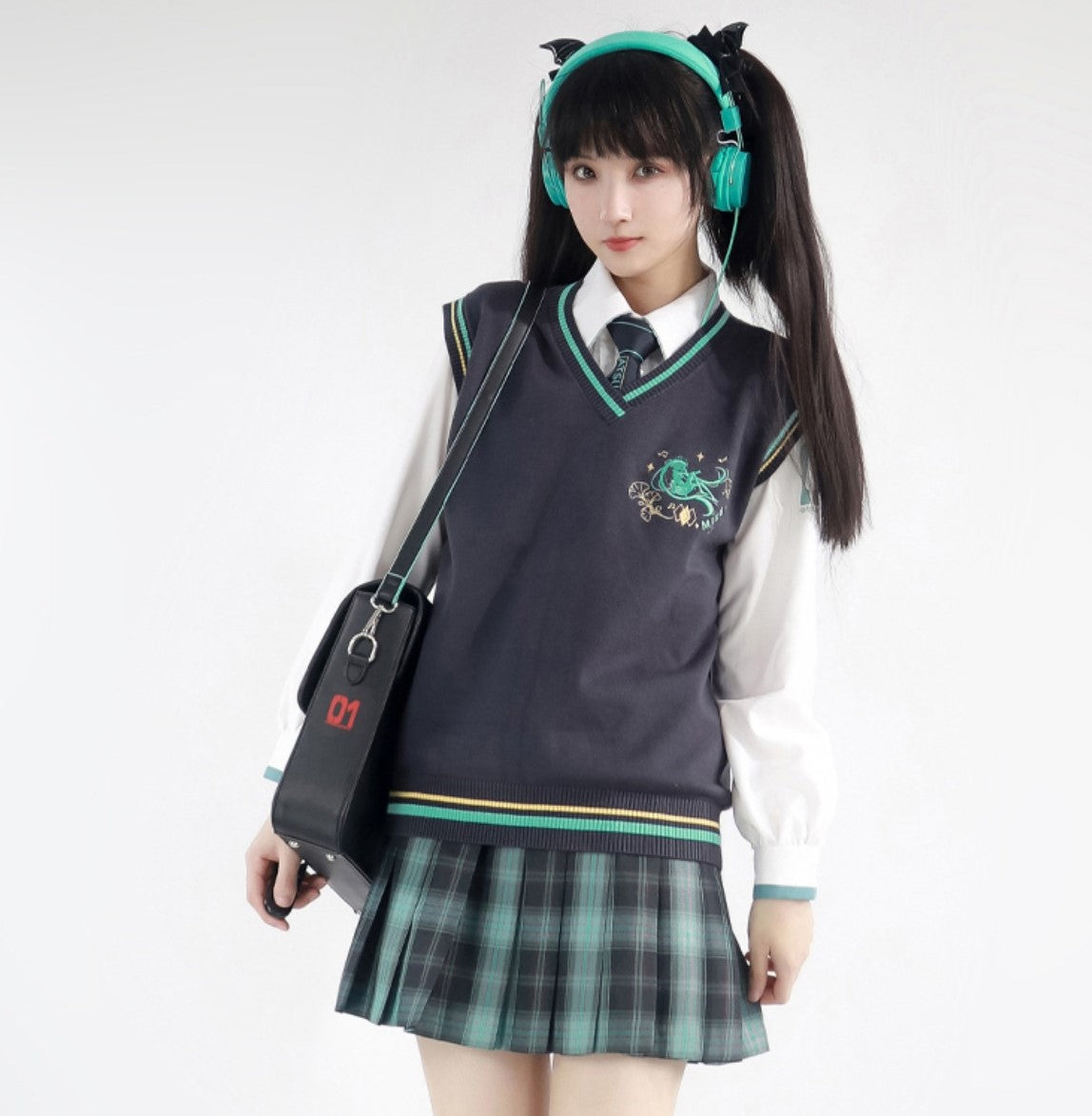 Hatsune Miku - Amahakawa x Hatsune Miku - Vest