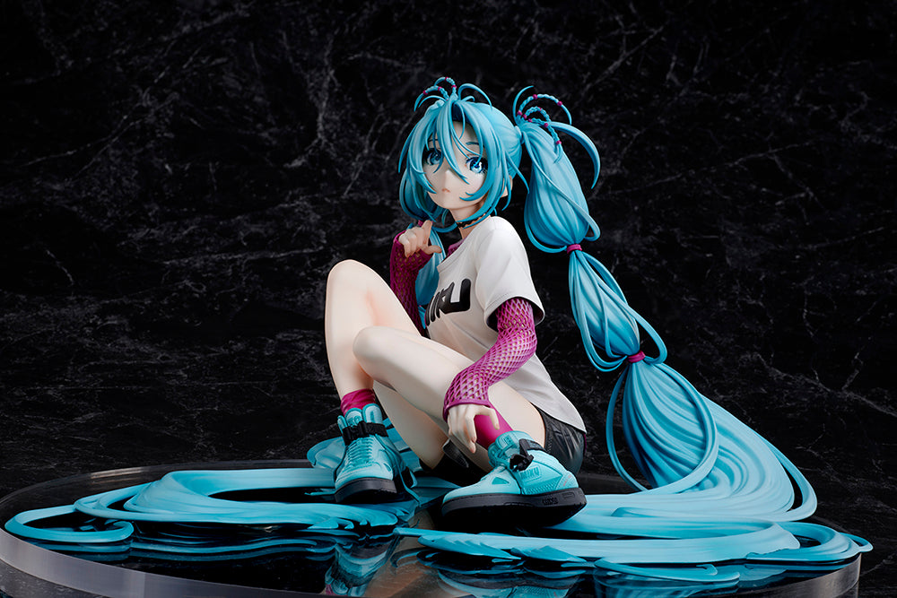 (Pre-Order) Hatsune Miku - 1/4 Scale Figure - The Latest Street Style "Cute", Tokyo Figure Limited Edition