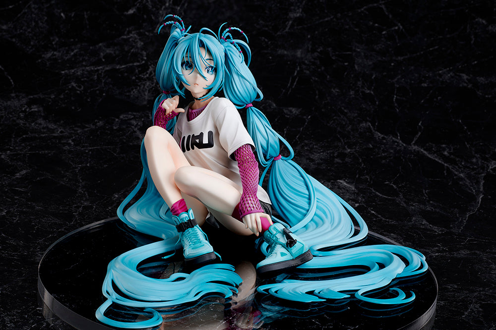 (Pre-Order) Hatsune Miku - 1/4 Scale Figure - The Latest Street Style "Cute", Tokyo Figure Limited Edition