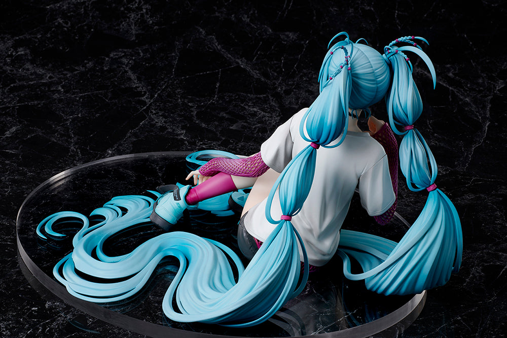 (Pre-Order) Hatsune Miku - 1/4 Scale Figure - The Latest Street Style "Cute", Tokyo Figure Limited Edition