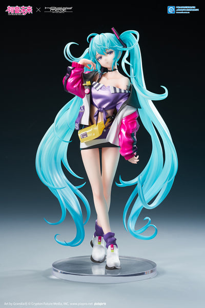(Pre-Order) Hatsune Miku - 1/7 Scale Figure - Street Chic Ver.