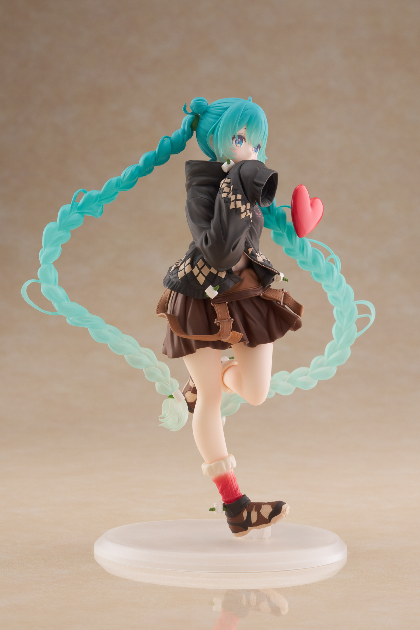 (Pre-Order) Hatsune Miku Prize Figure - Fashion (Outdoor Ver.)