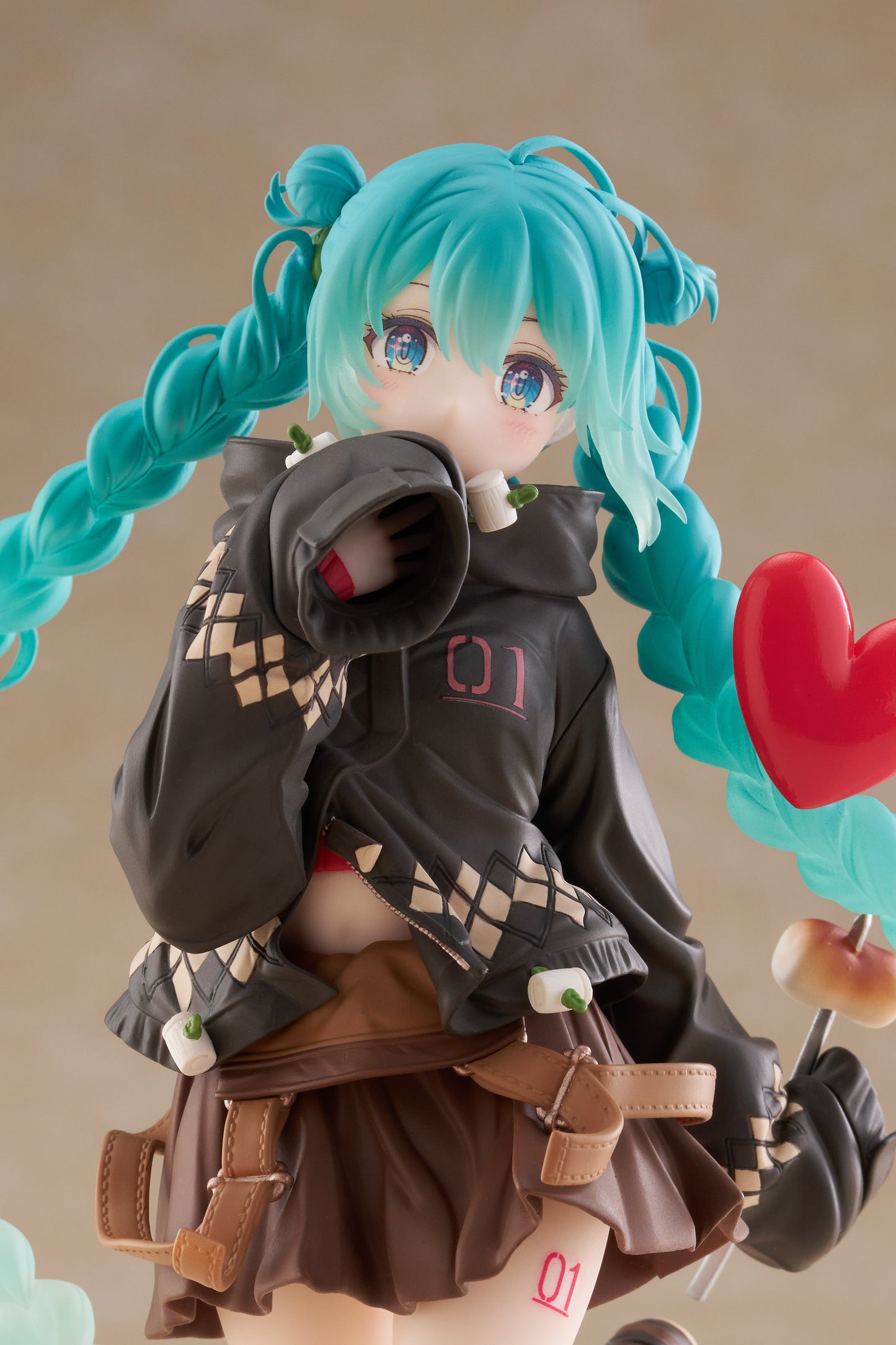 (Pre-Order) Hatsune Miku Prize Figure - Fashion (Outdoor Ver.)
