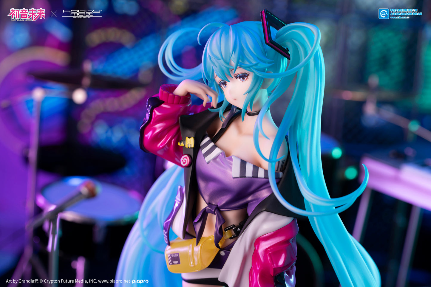 (Pre-Order) Hatsune Miku - 1/7 Scale Figure - Street Chic Ver.