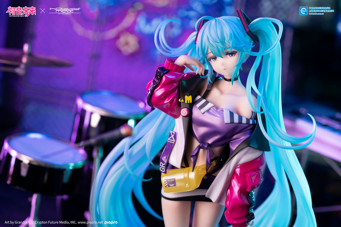 (Pre-Order) Hatsune Miku - 1/7 Scale Figure - Street Chic Ver.