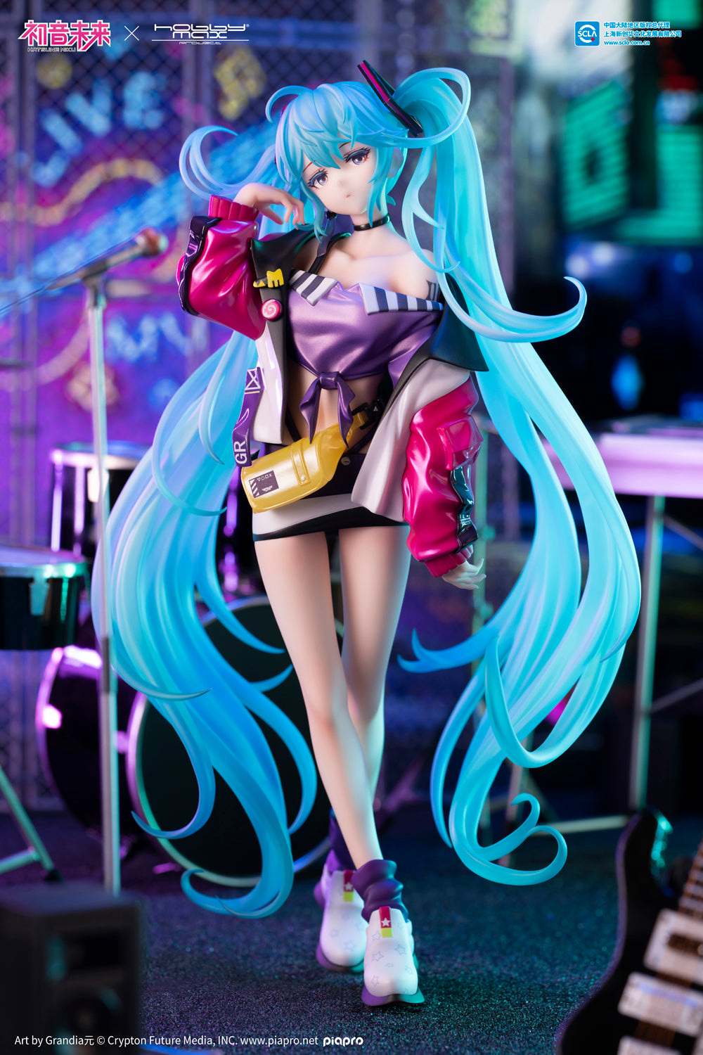 (Pre-Order) Hatsune Miku - 1/7 Scale Figure - Street Chic Ver.