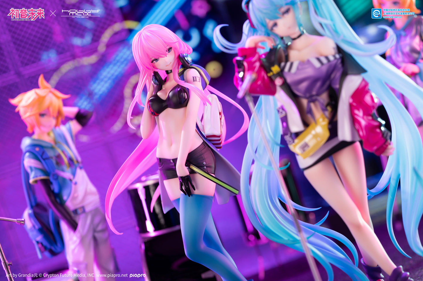 (Pre-Order) Hatsune Miku - Megurine Luka - 1/7 Scale Figure - Street Chic Ver.