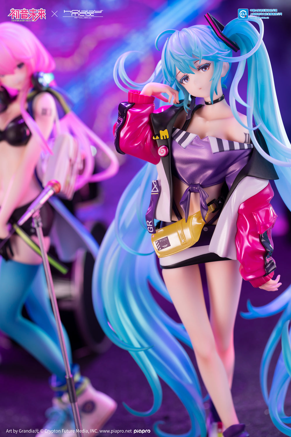 (Pre-Order) Hatsune Miku - 1/7 Scale Figure - Street Chic Ver.