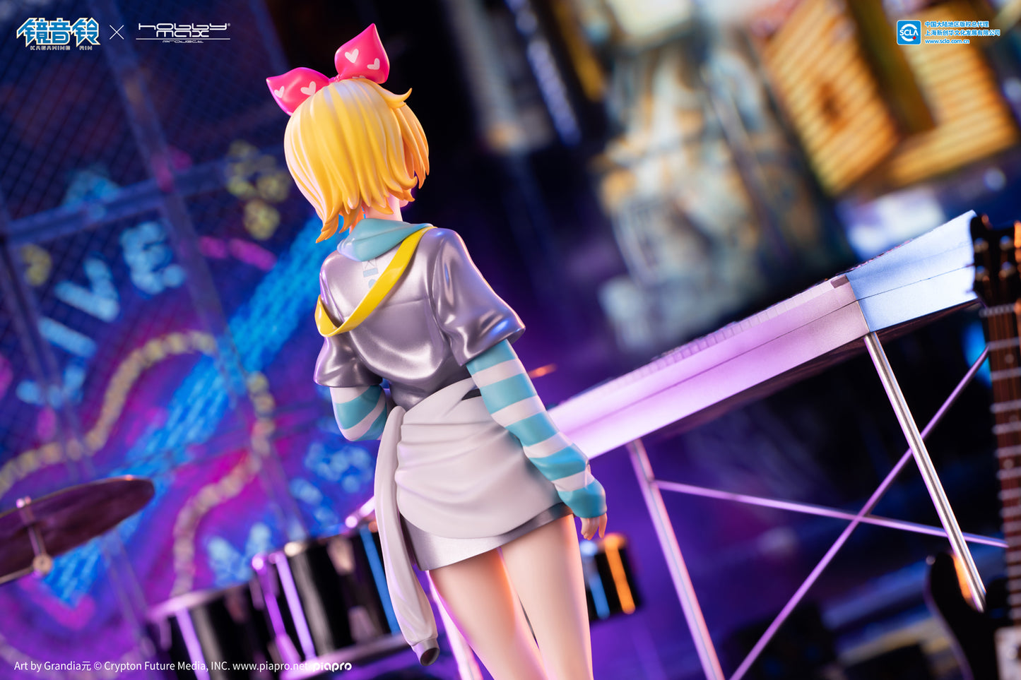 (Pre-Order) Hatsune Miku - Kagamine Rin - 1/7 Scale Figure - Street Chic Ver.