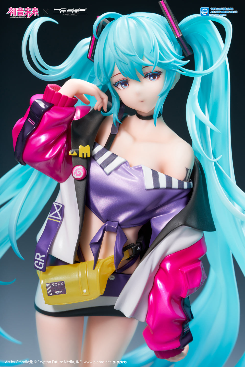 (Pre-Order) Hatsune Miku - 1/7 Scale Figure - Street Chic Ver.