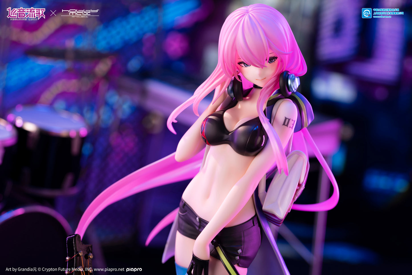 (Pre-Order) Hatsune Miku - Megurine Luka - 1/7 Scale Figure - Street Chic Ver.