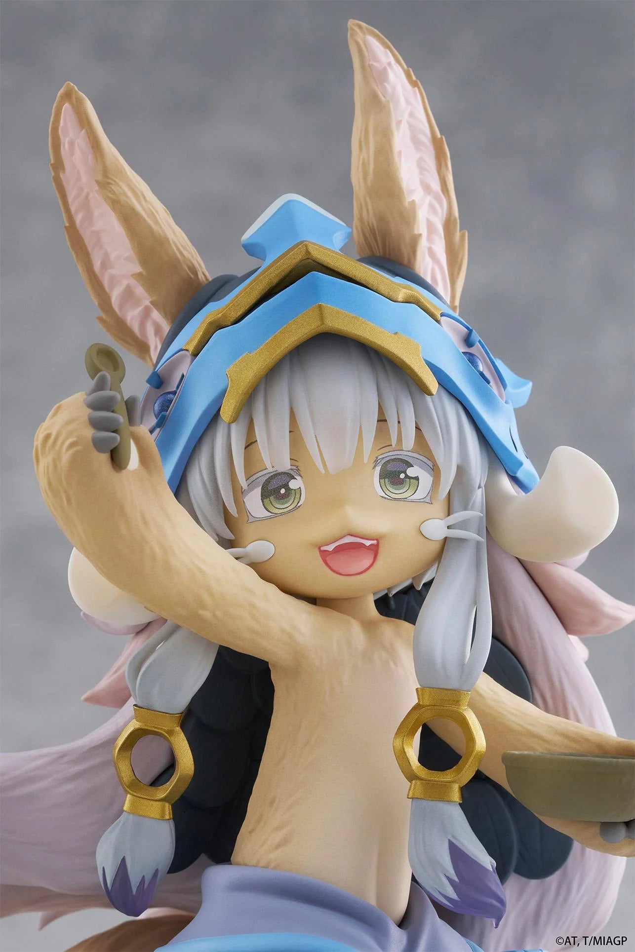 (Pre-Order) Made in Abyss: The Golden City of the Scorching Sun Desktop Cute Prize Figure - Nanachi (Mealtime ver.)