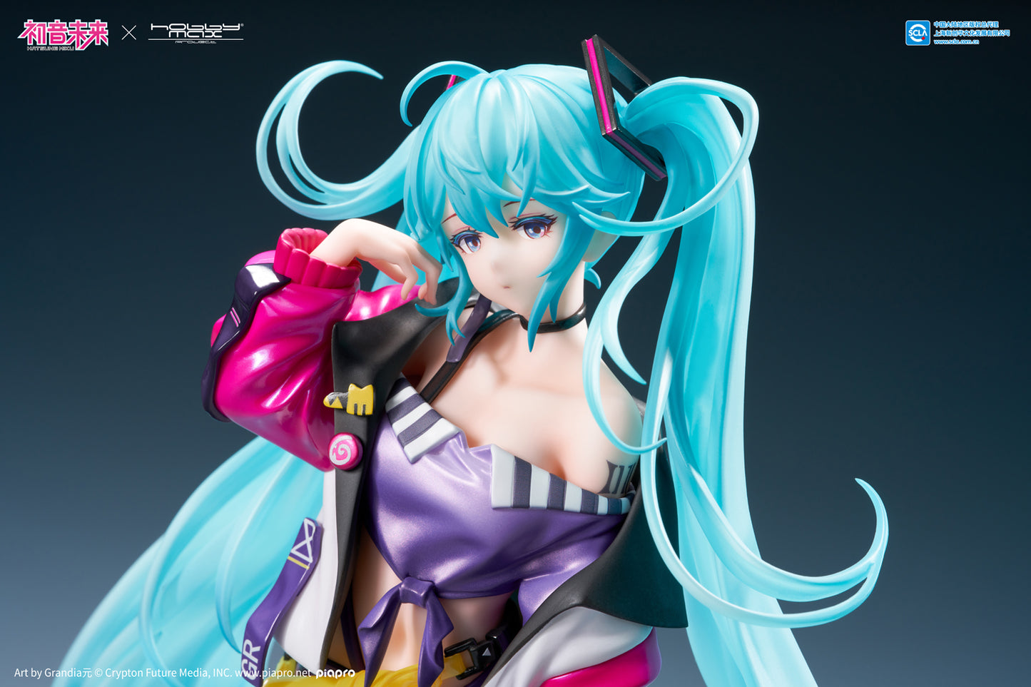 (Pre-Order) Hatsune Miku - 1/7 Scale Figure - Street Chic Ver.