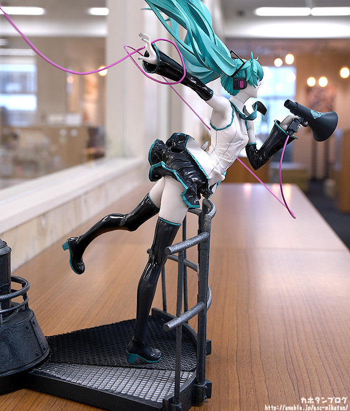 Hatsune Miku - 1/8 Scale Figure - Love is War, Refined Ver.