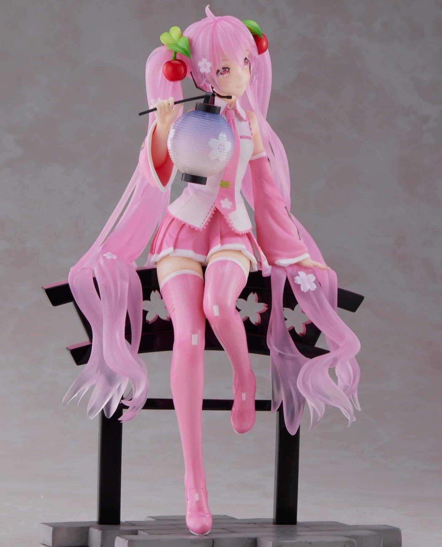 Hatsune Miku - Artist MasterPiece+ - Sakura Lantern Ver. - Prize Figure