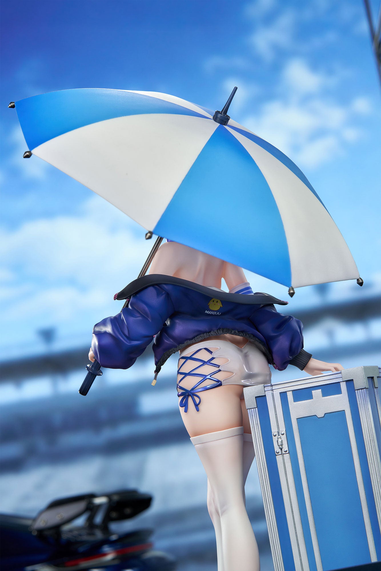 (Pre-Order) Azur Lane St. Louis: Race Queen Ver. 1/7 Scale Figure