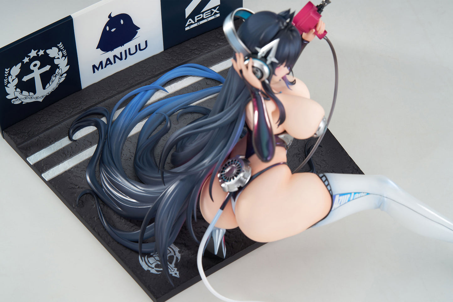 (Pre-Order) Azur Lane - Strasbourg - 1/7 Scale Figure - Faerie of the Race Circuit Ver.