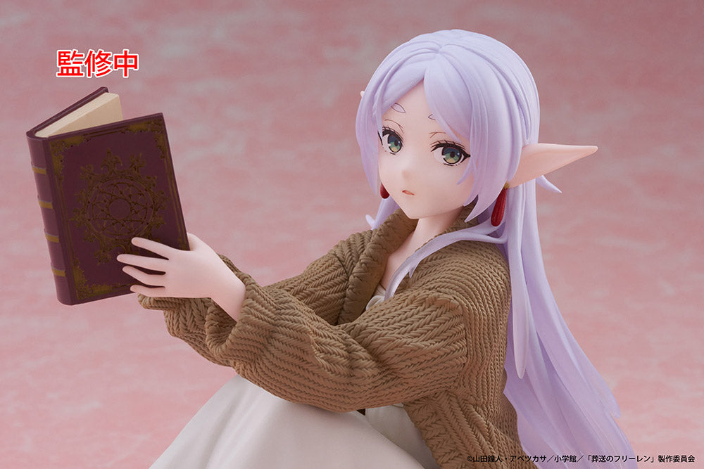 (Pre-Order) Frieren: Beyond Journey's End - Desktop Cute Prize Figure - Frieren (Roomwear Ver.)
