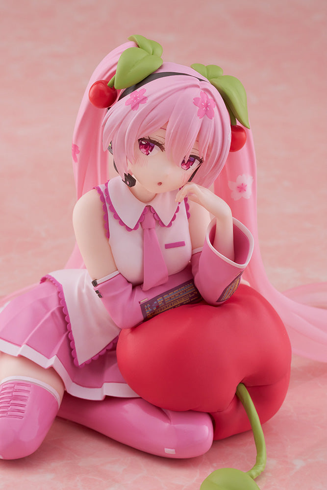 (Pre-Order) Hatsune Miku - Sakura Miku - Desktop Cute Prize Figure (Cherry Cushion Ver.)