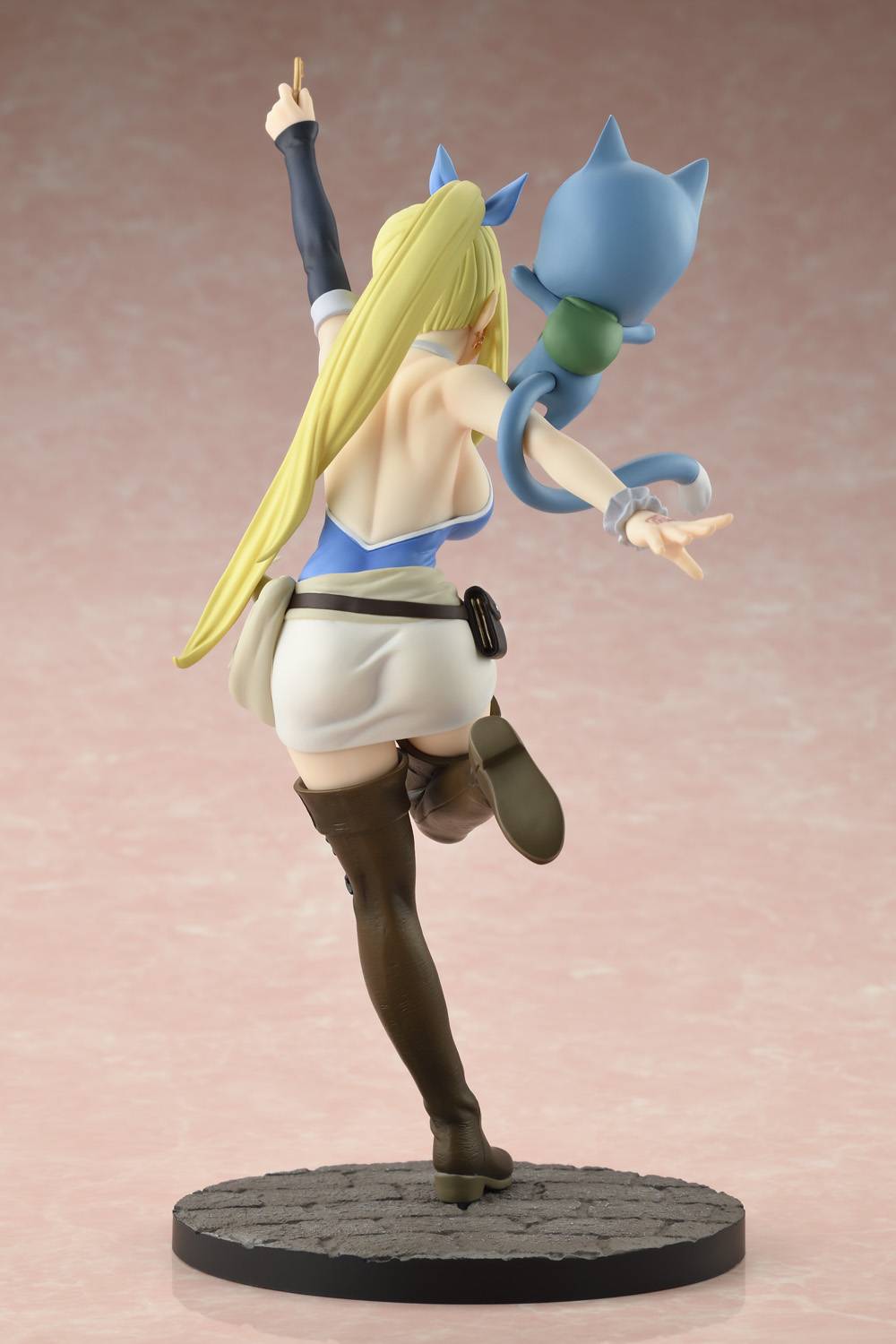 Fairy Tail: Final Series - Lucy Heartfilia (Winking Ver.) 1/8 Scale Figure